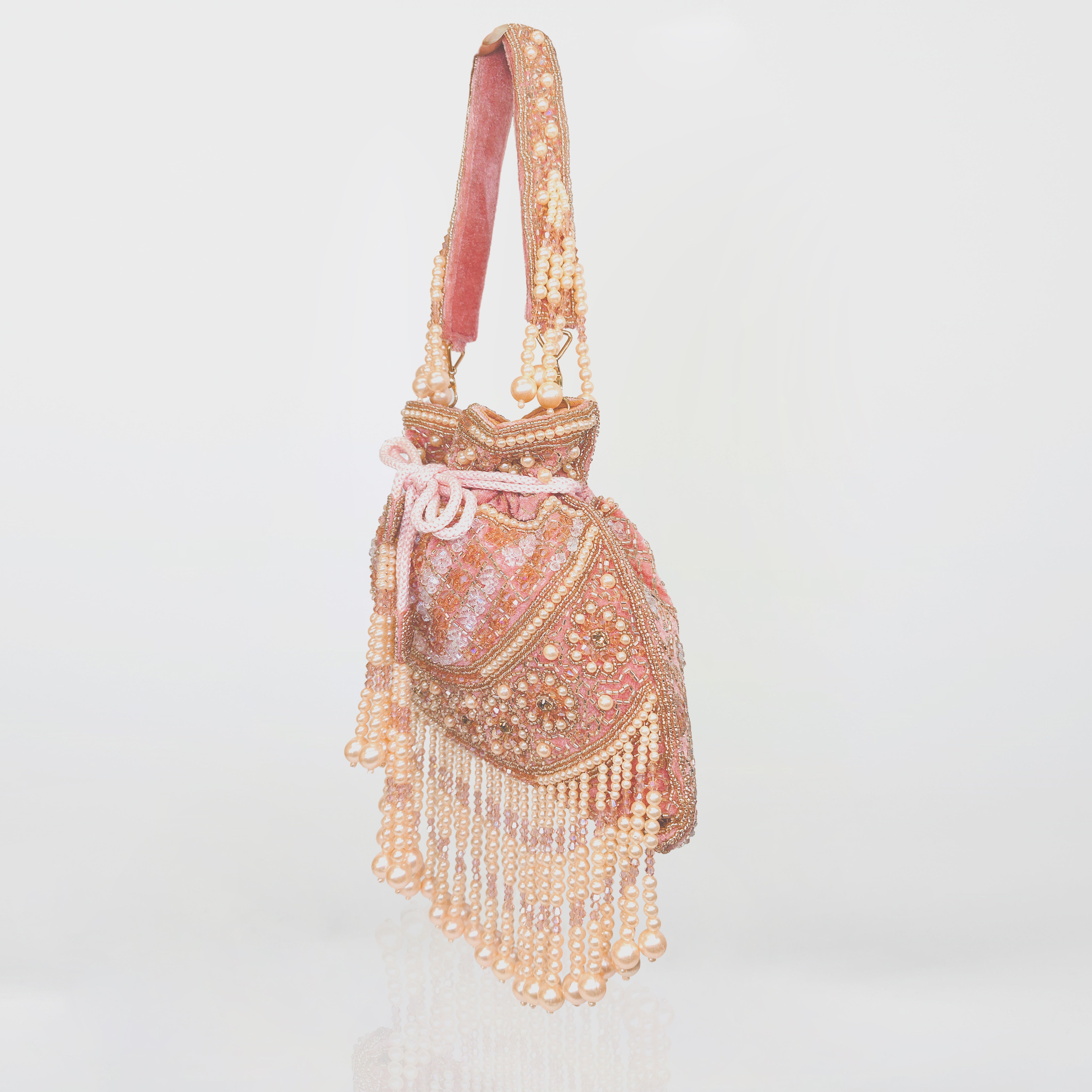 Ivory Kiss - FOMO BAGS