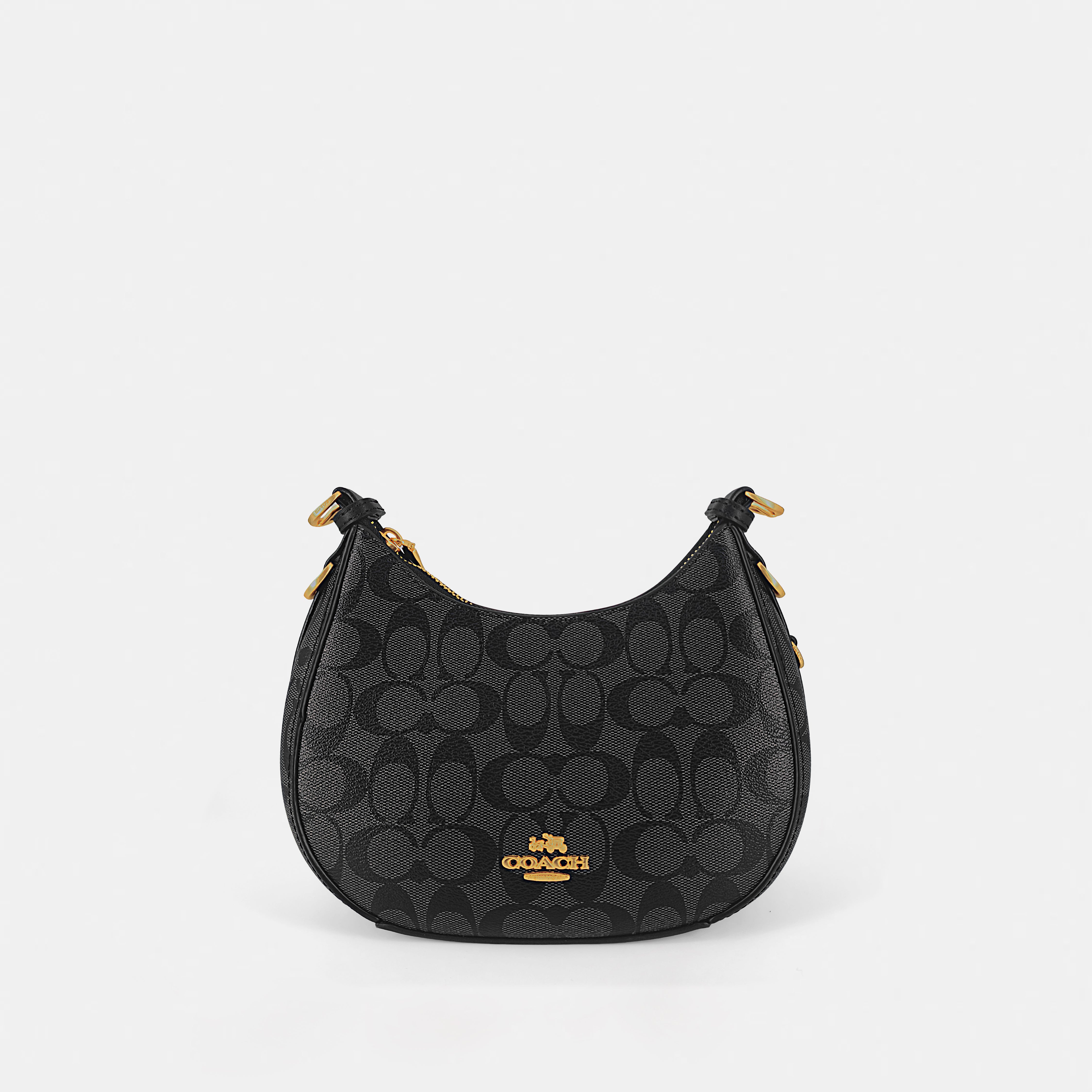 Classic Americana: Coach-Inspired Shoulderbag