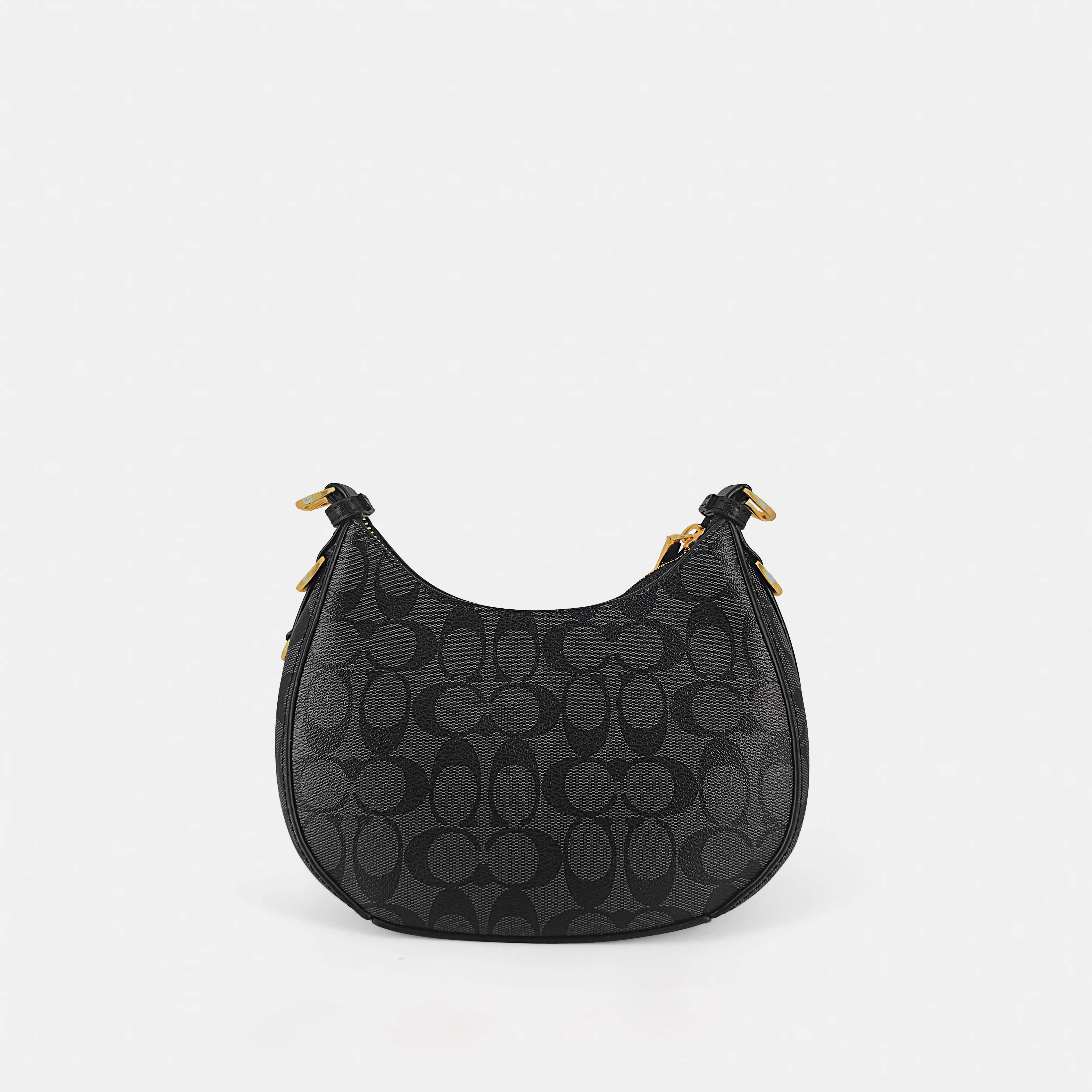 Classic Americana: Coach-Inspired Shoulderbag